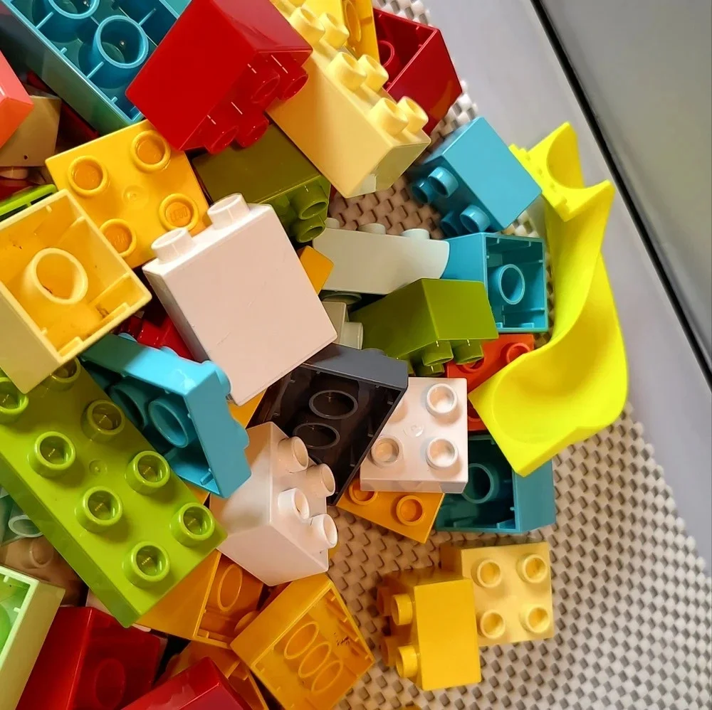Lego Duplo Lot Used One Captain America Figure Approximately 1.6lbs
